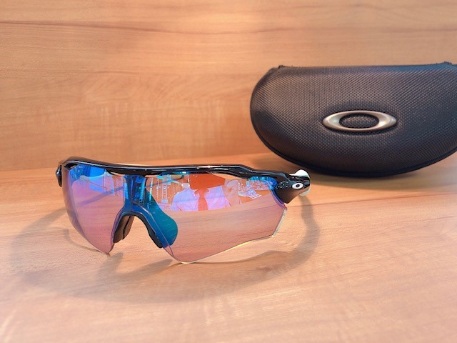 オークリーサングラスのレーダーevの一眼レンズを度付きで作製 ブログ メガネのヒルマ 群馬県桐生市 メガネ 補聴器 サングラス